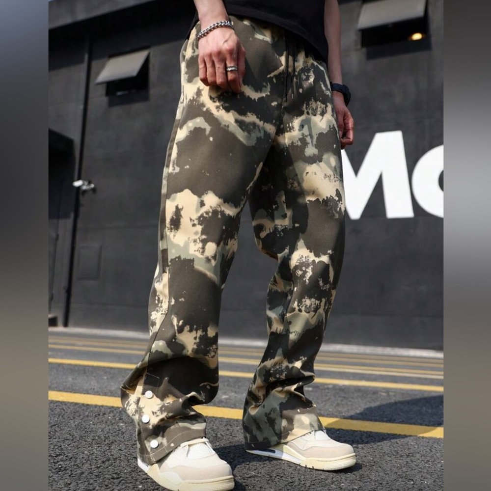 SHEIN Camouflage Men Pants - Black and Tan